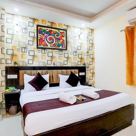 Hotel Luxury Global New Delhi Extérieur photo